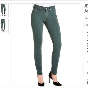 B2 Jessica Simpson skinny jeans
